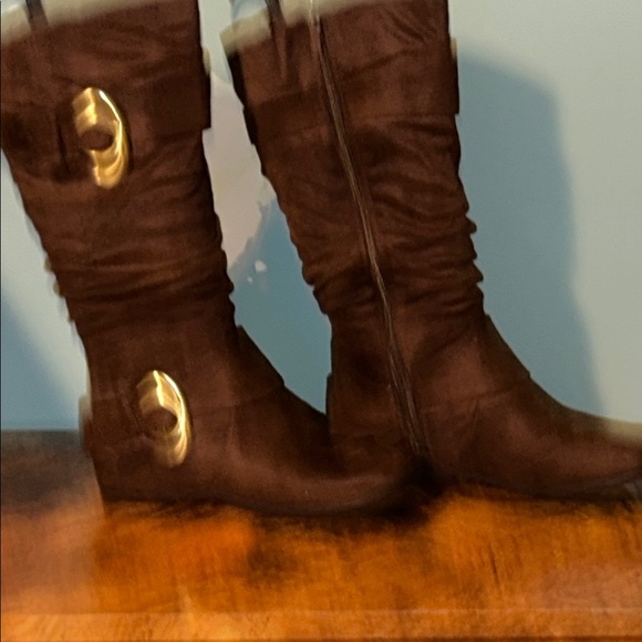 torrid Shoes - HP🎊Stylish Brown Boots with Gold Accents